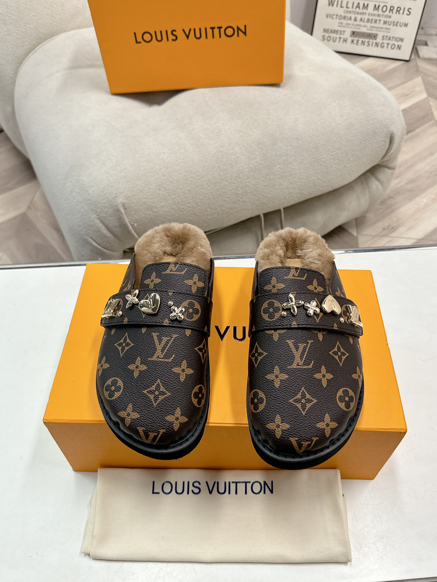 LVT SANDALS