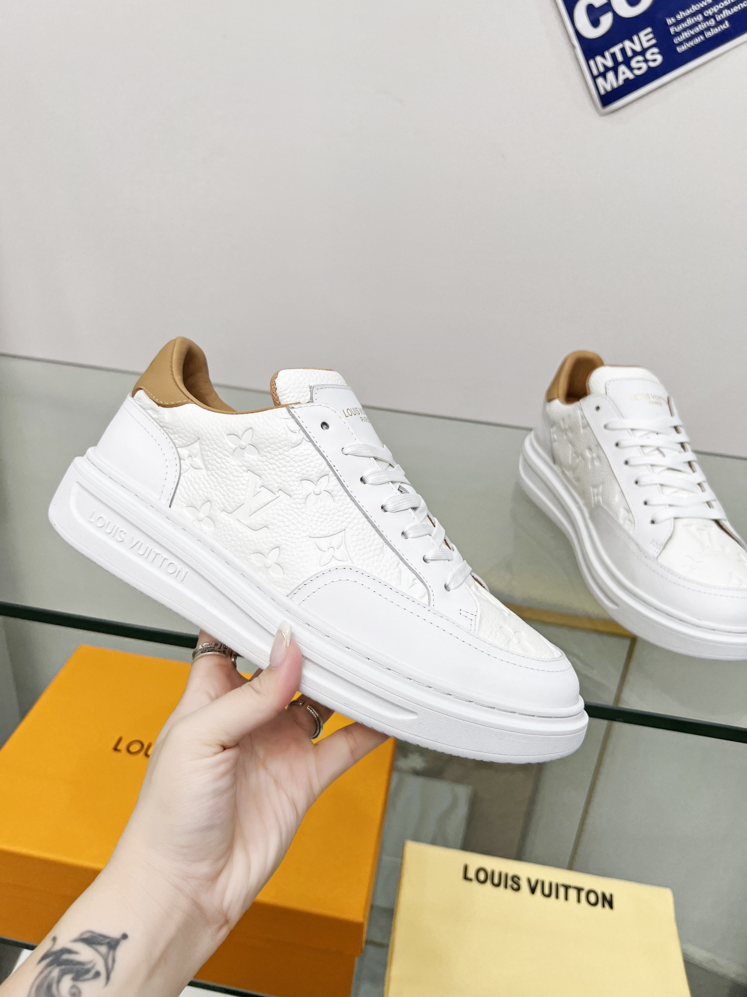 LVT SNEAKERS