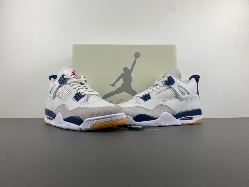 Nike SB x Air Jordan 4 “Navy” DR5415-100