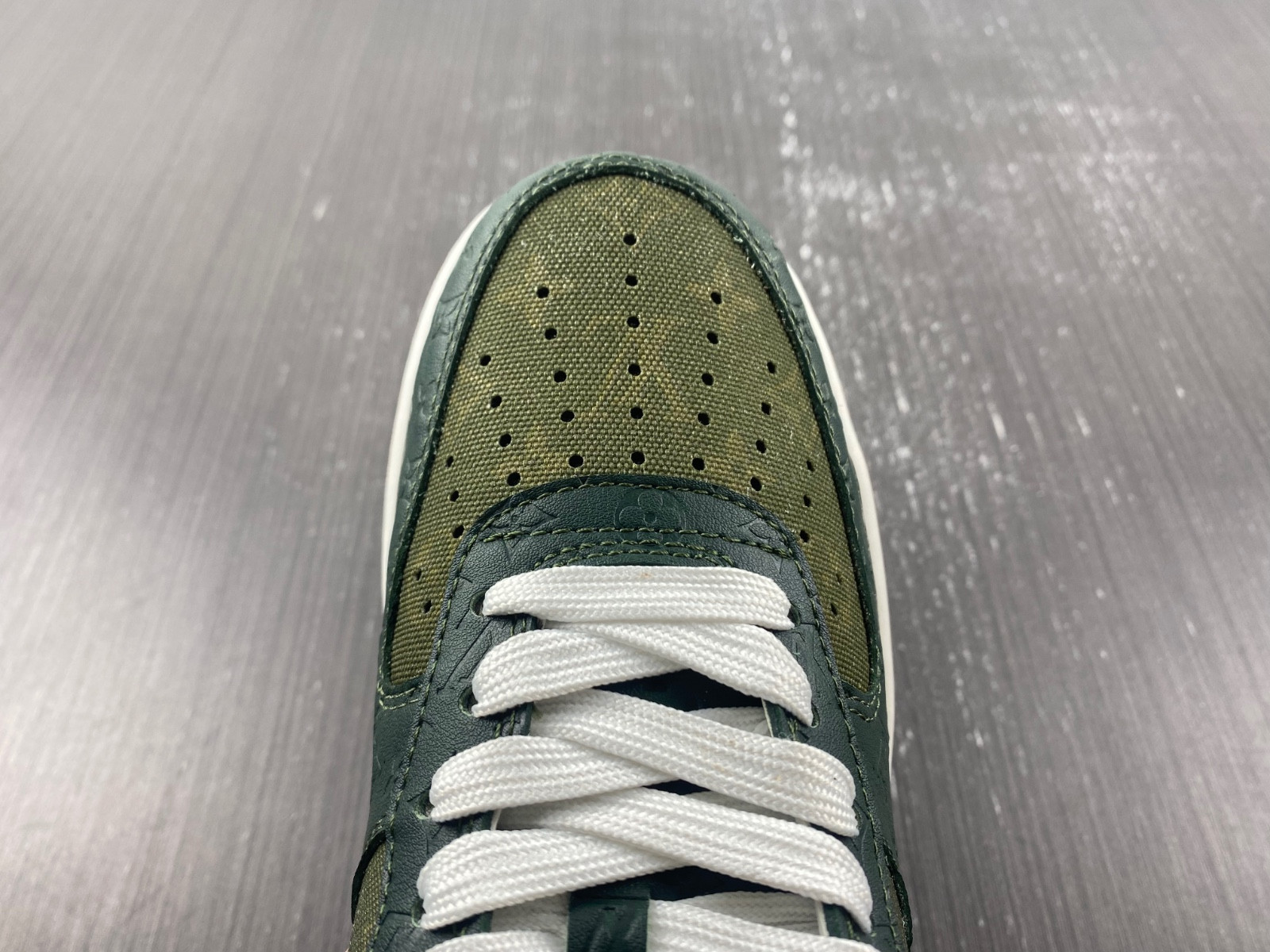 lvt x nike air force1