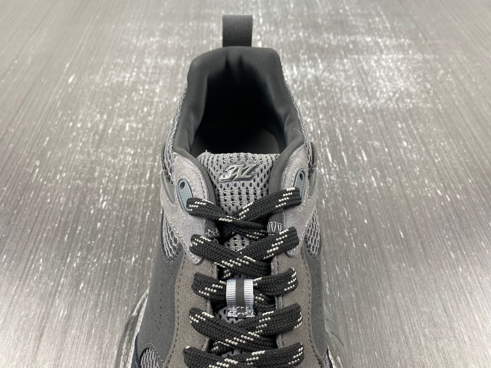 bc xl sneakers