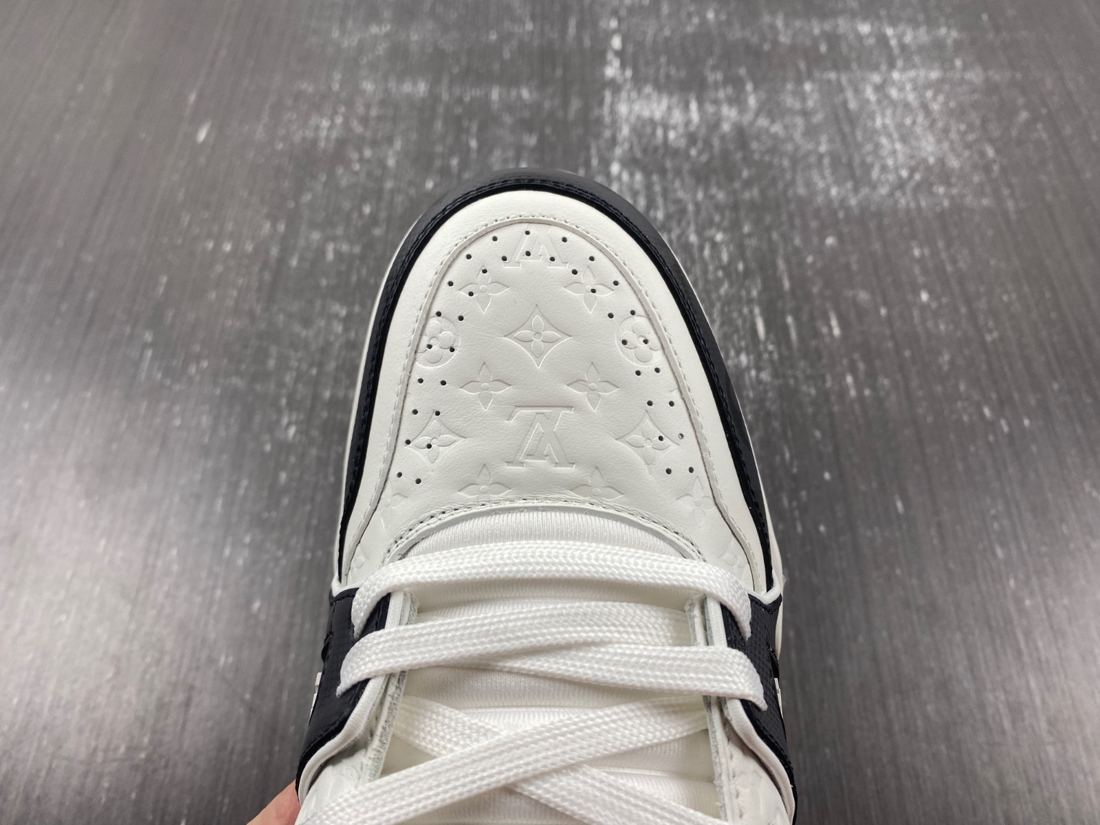 lvt sneakers