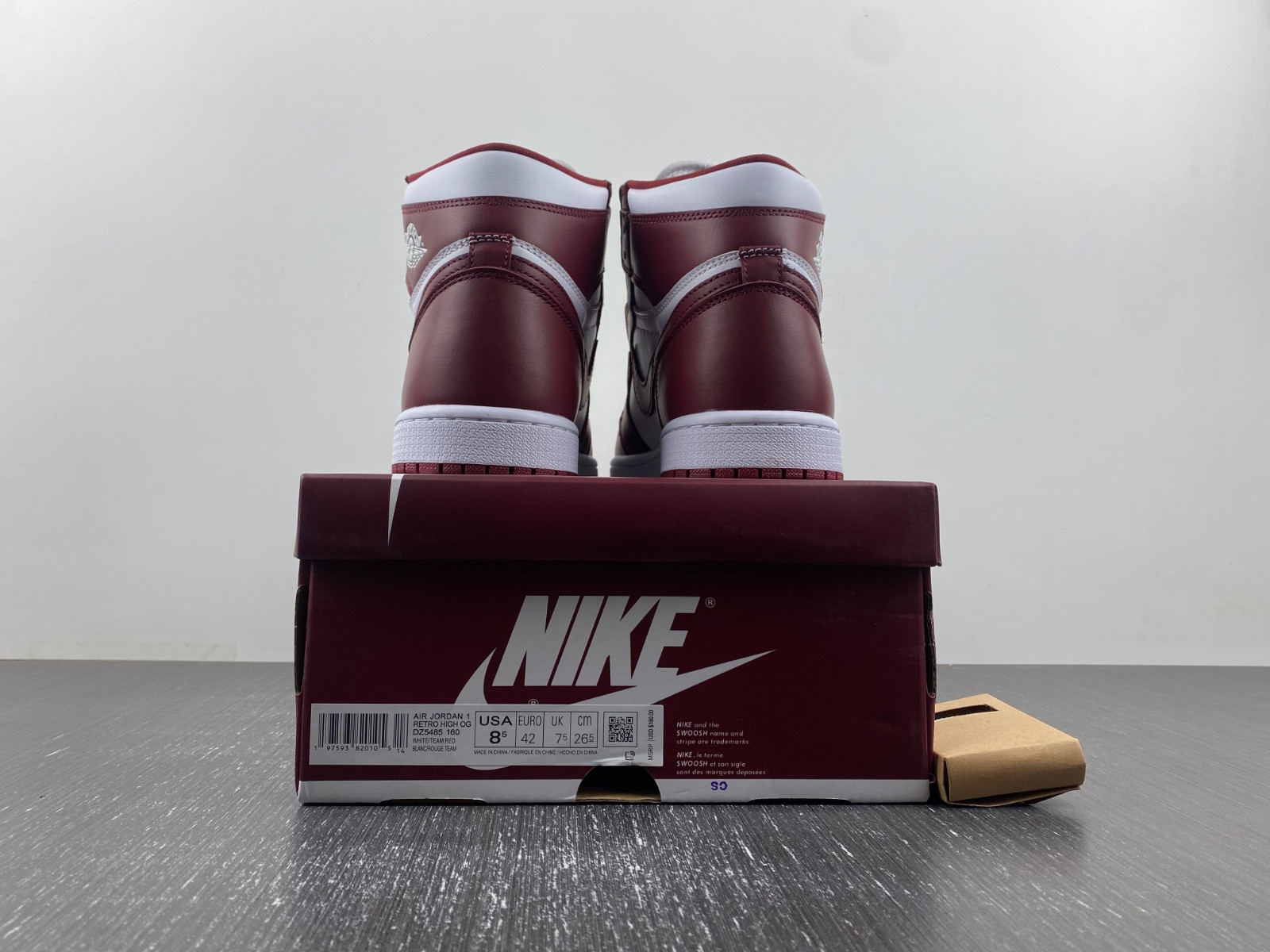 air jordan 1 high og team red dz5485-160