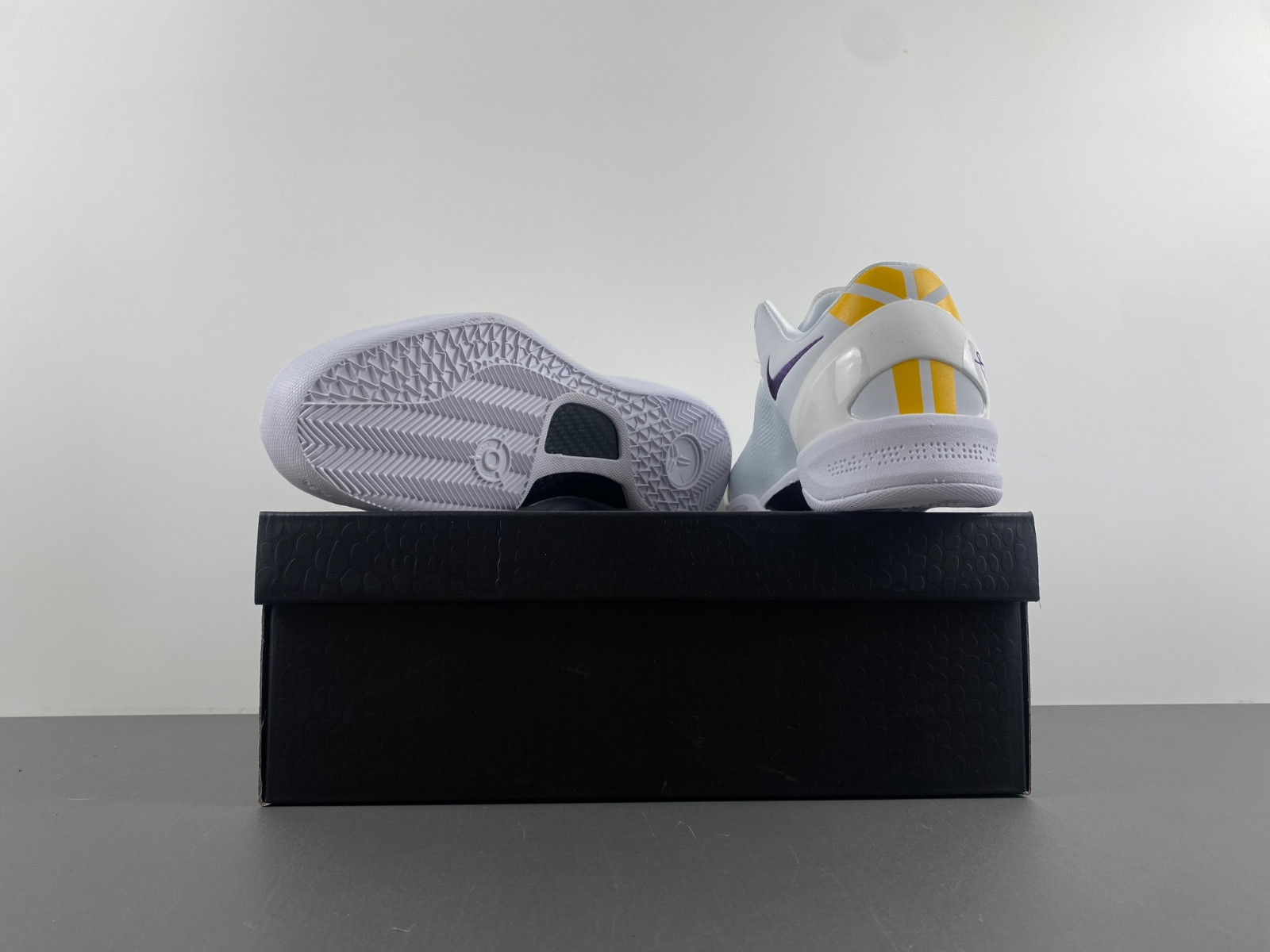 nike kobe 8 protro “lakers home” hf9550-100