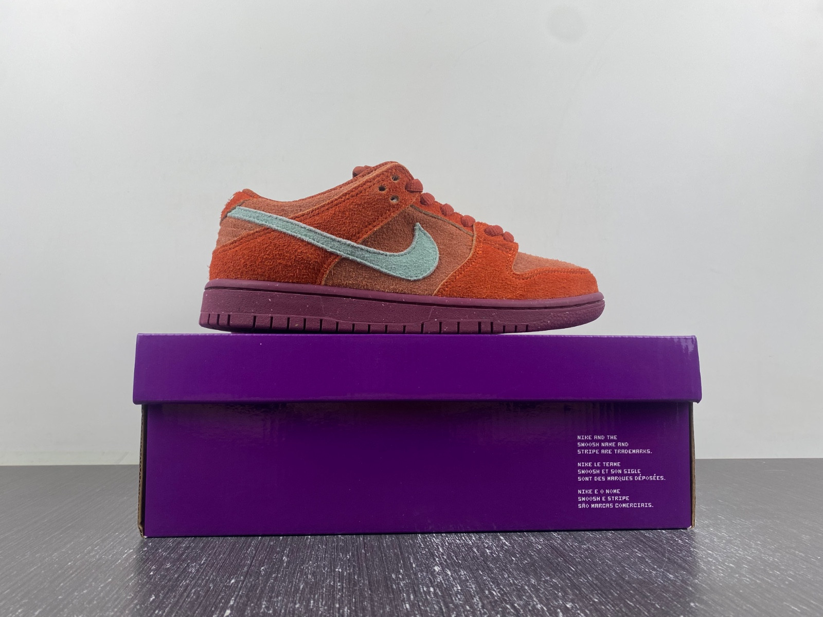 nike sb dunk low mystic red dv5429-601