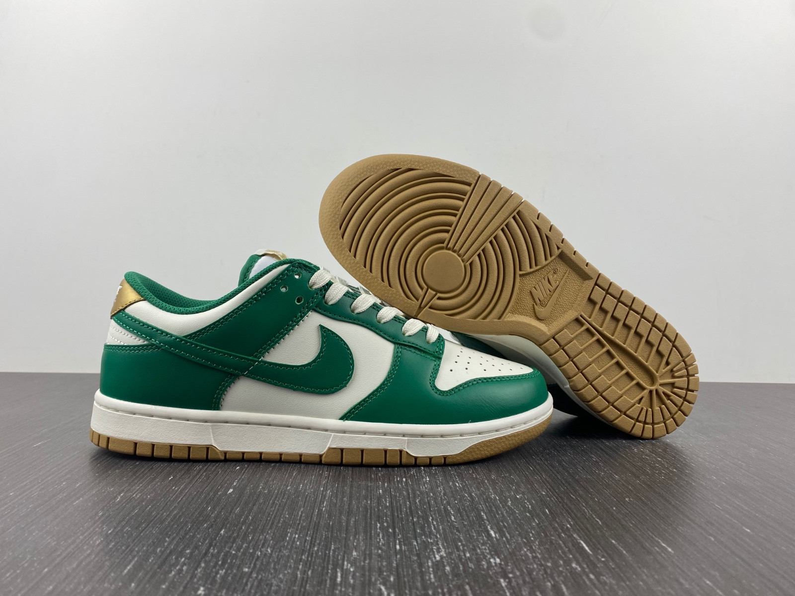 nike dunk low "green/gold"