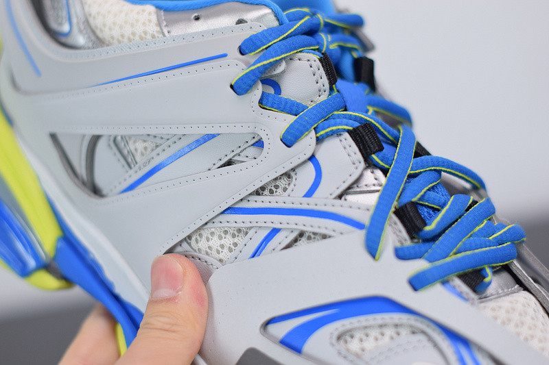 bc track sneaker