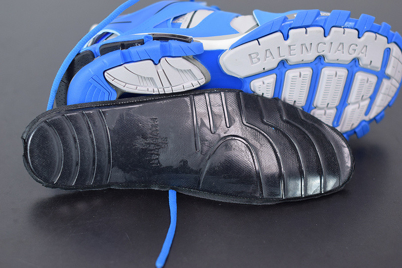 bc track sneaker