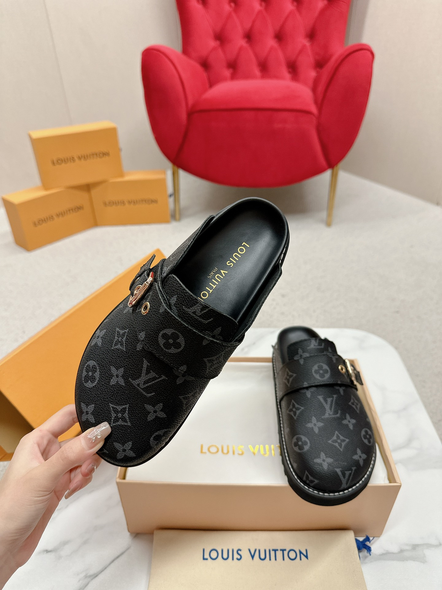LVT SANDALS