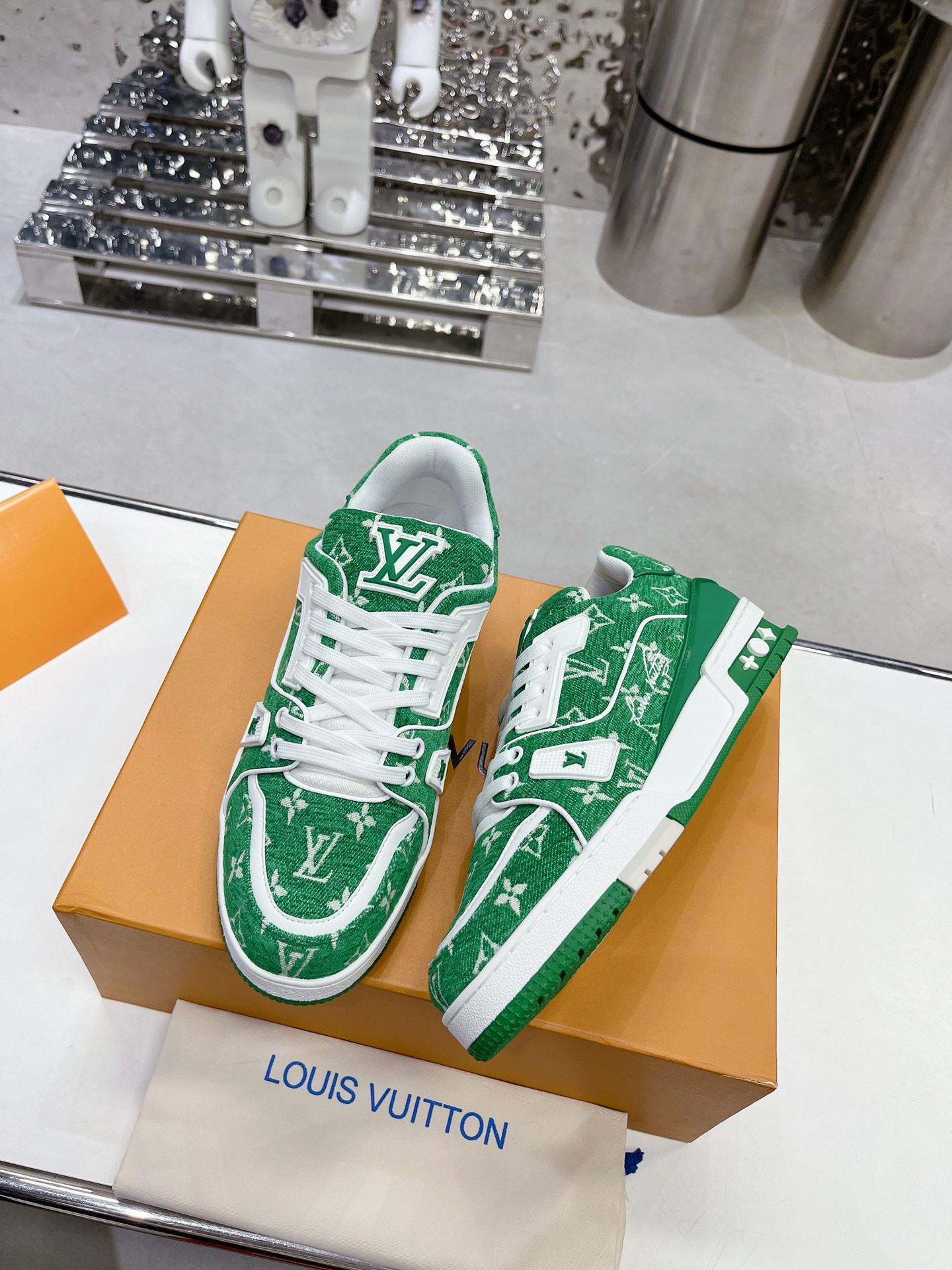 LVT SNEAKERS