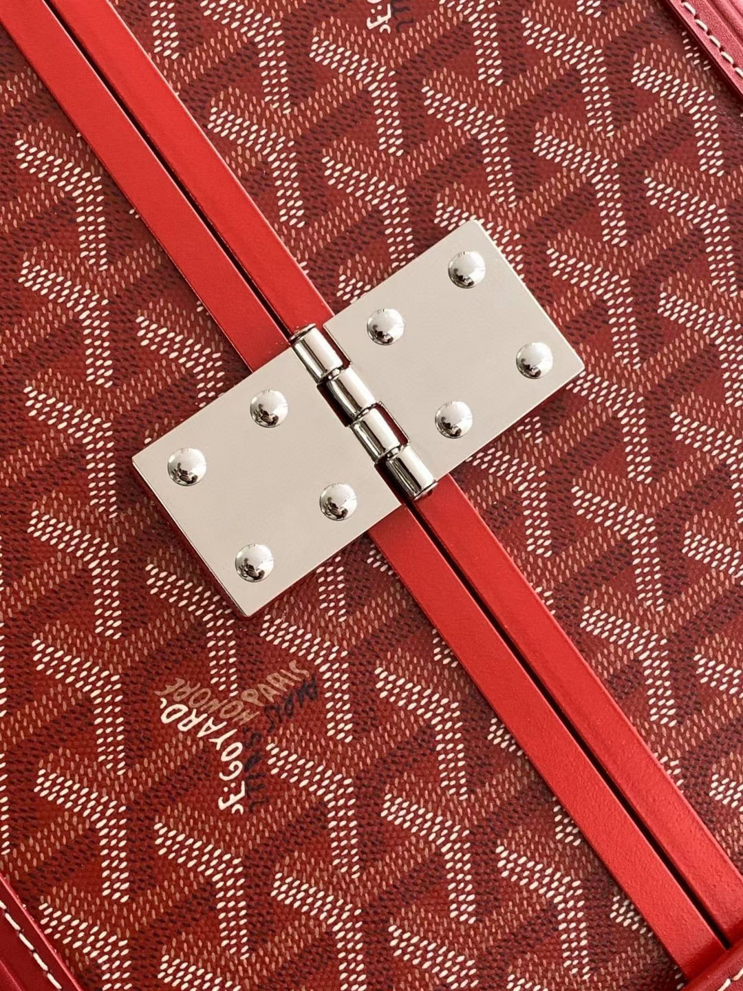 G09ard purse
