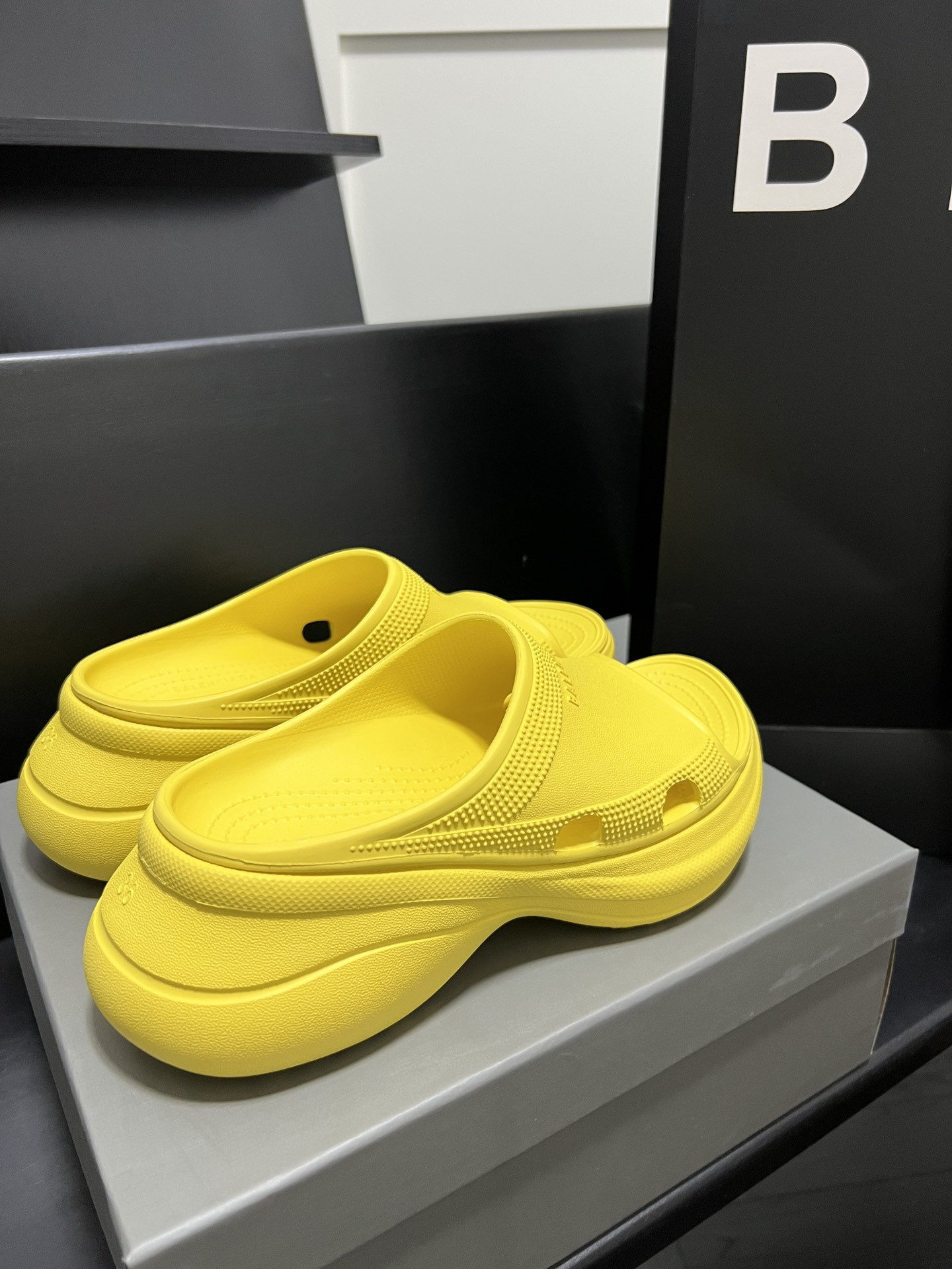 Ba1en*iaga slide