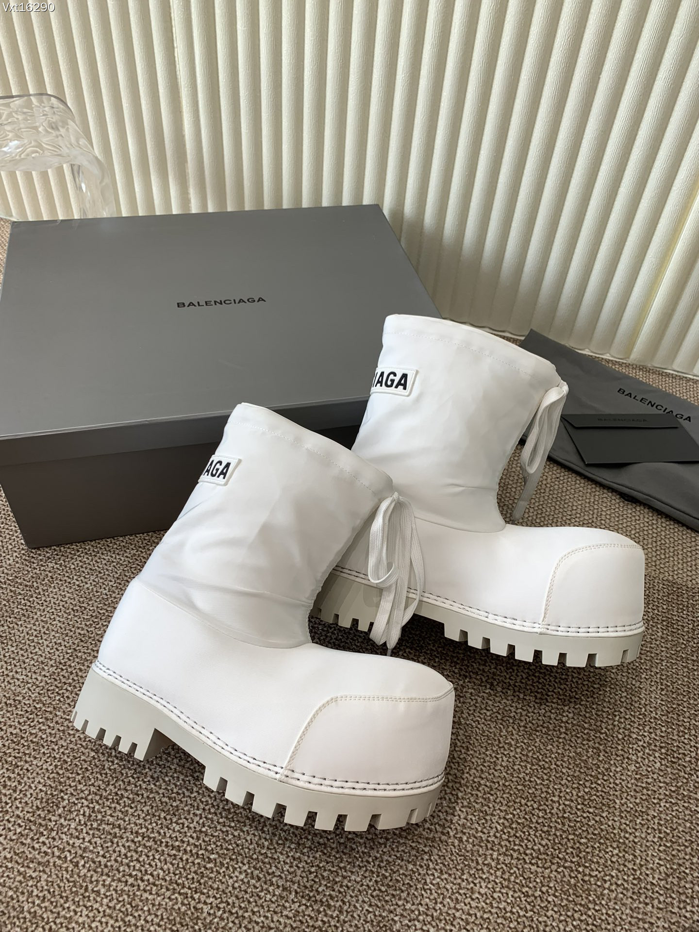 BC BOOTS