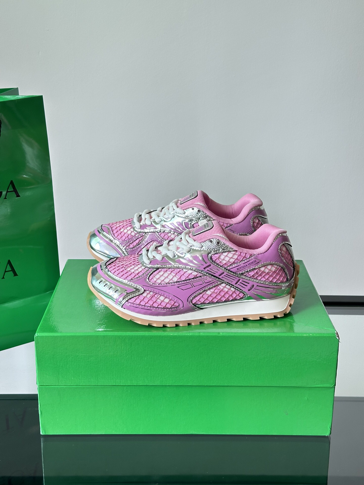 b0tt*ga Ven*ta orbit sneaker