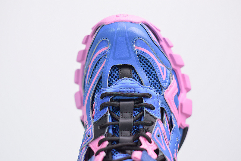 bc track sneaker