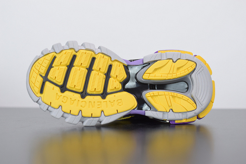 bc track sneaker
