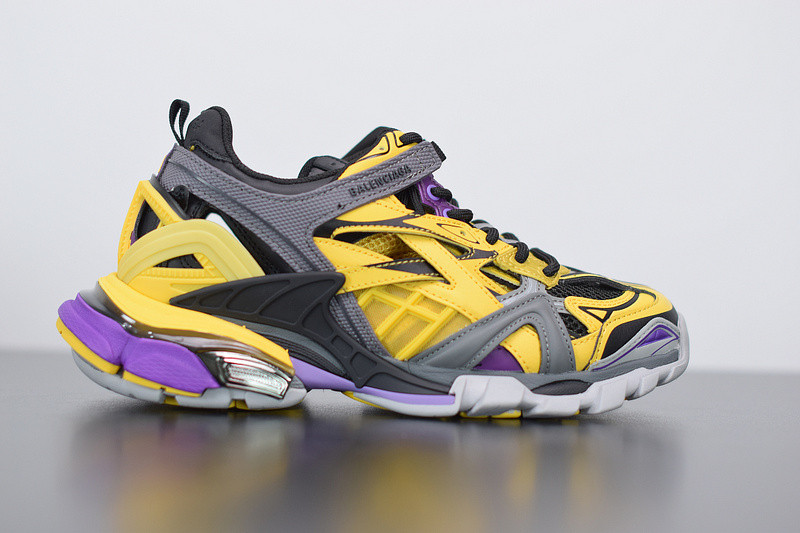 bc track sneaker