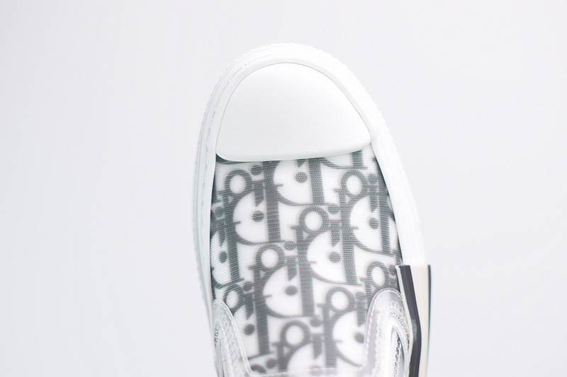 dio* x converse sneaker