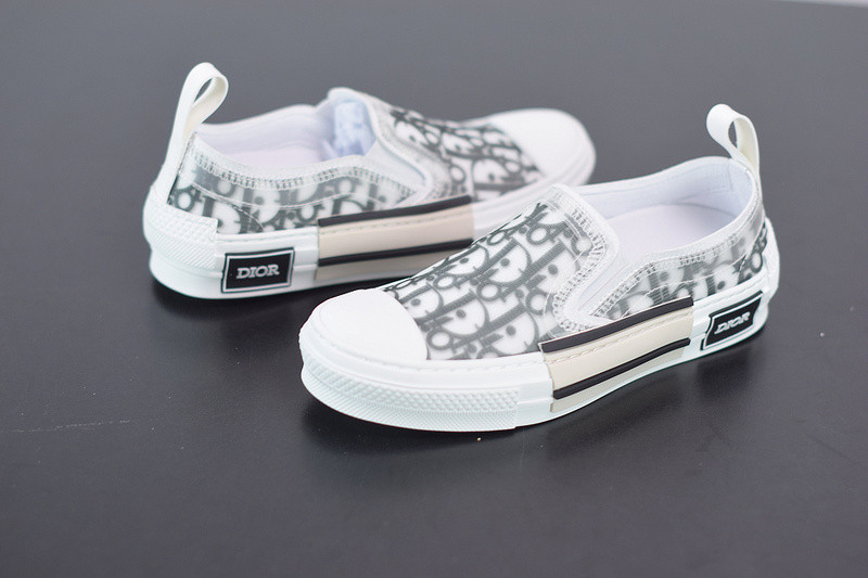 dio* x converse sneaker