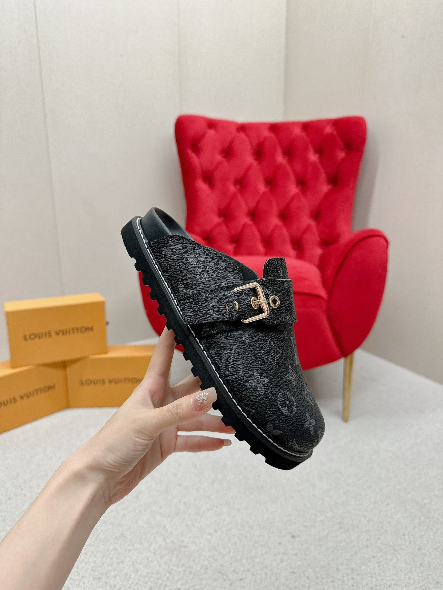 LVT SANDALS