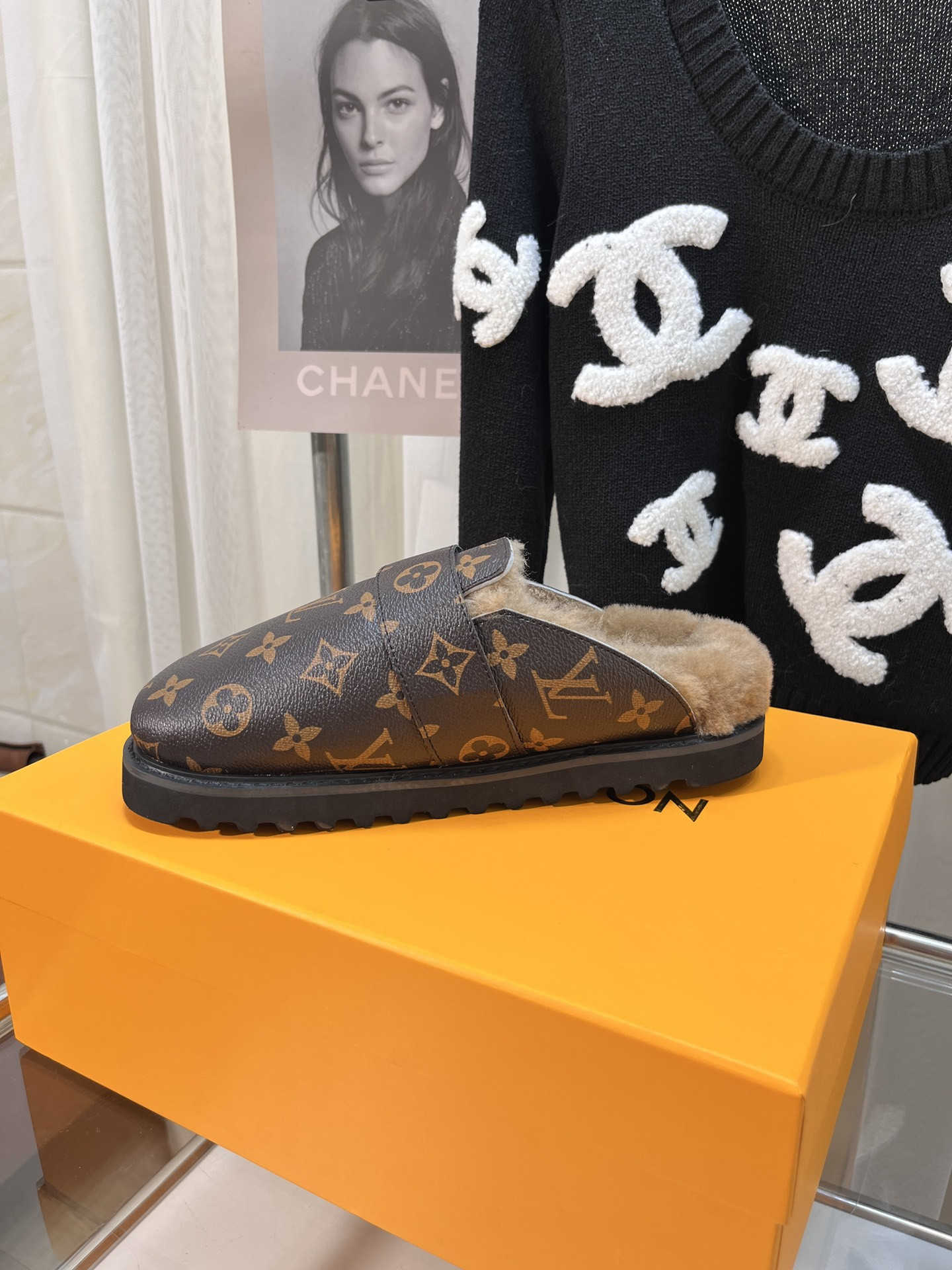 LVT SANDALS
