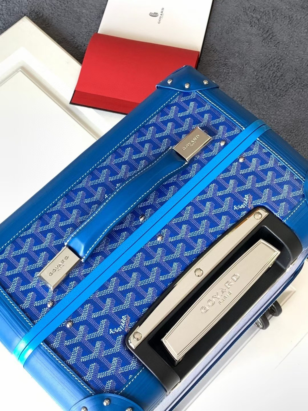 G09ard purse