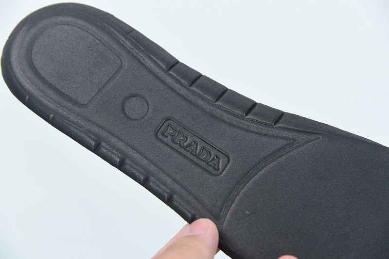 pr sneaker
