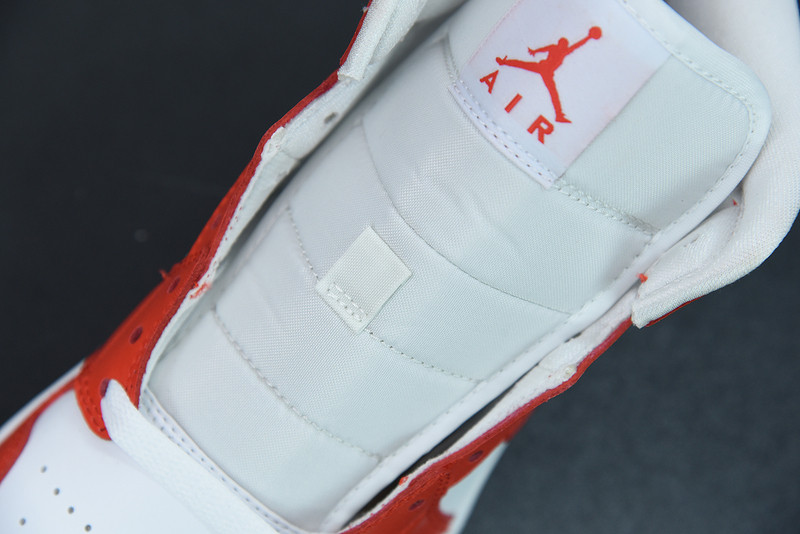 air jordan 1 mid in orange and white bq6472-116