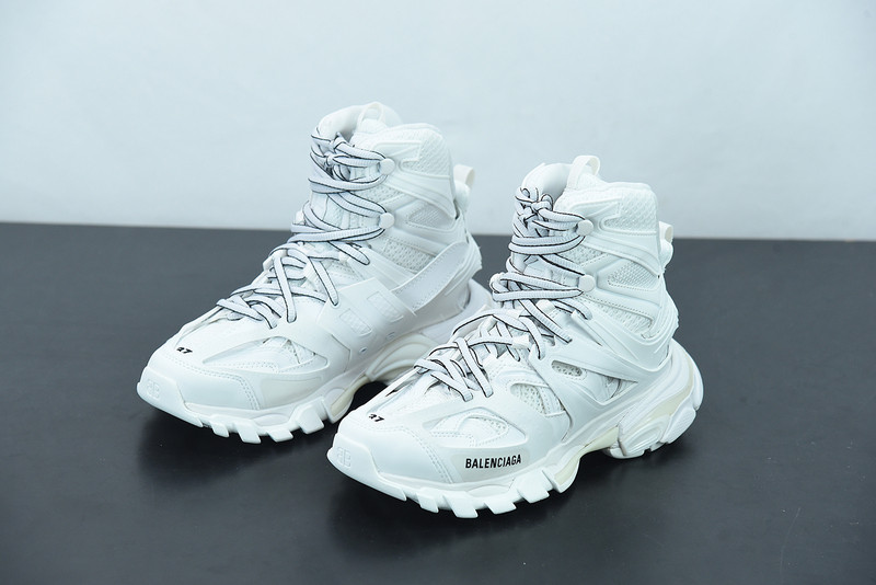 bc track sneaker