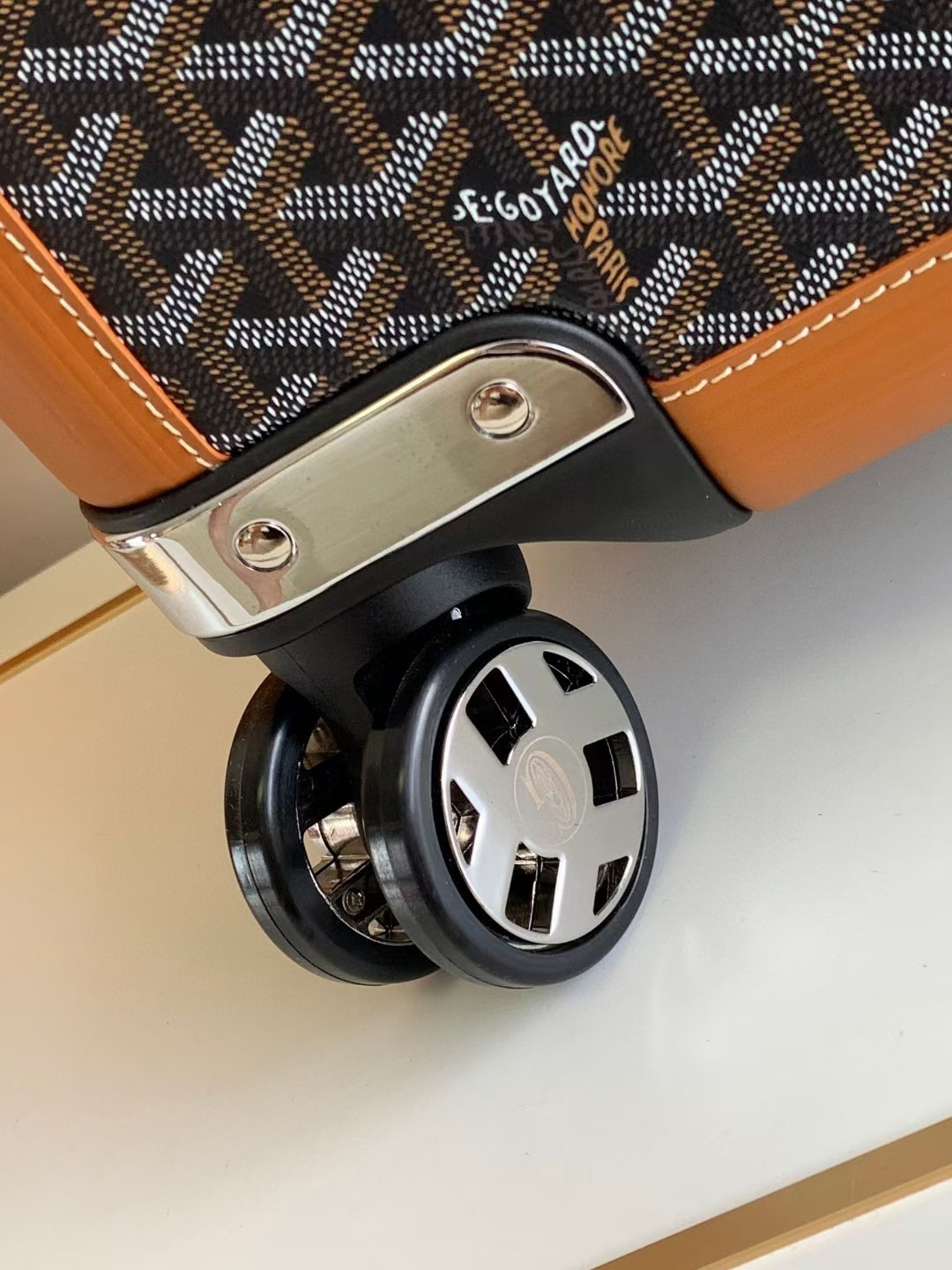 G09ard purse