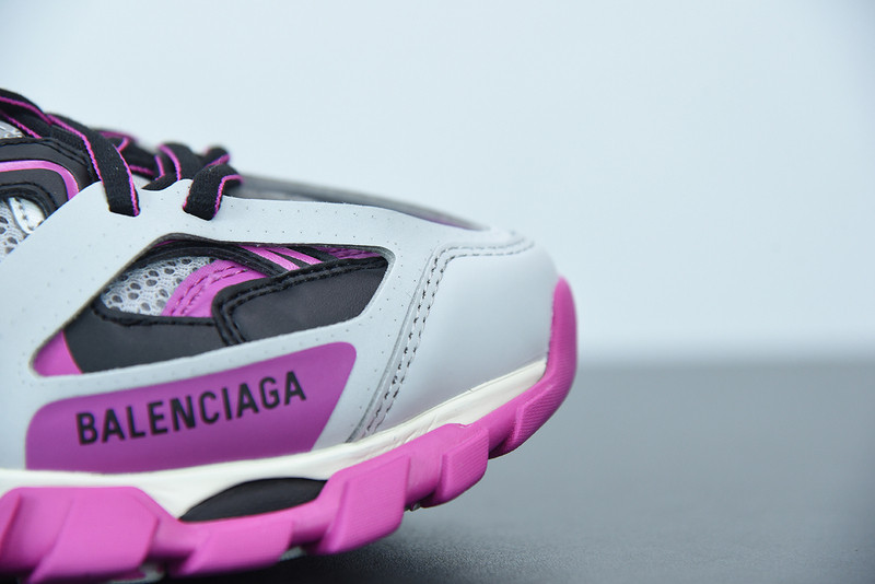 bc track sneaker