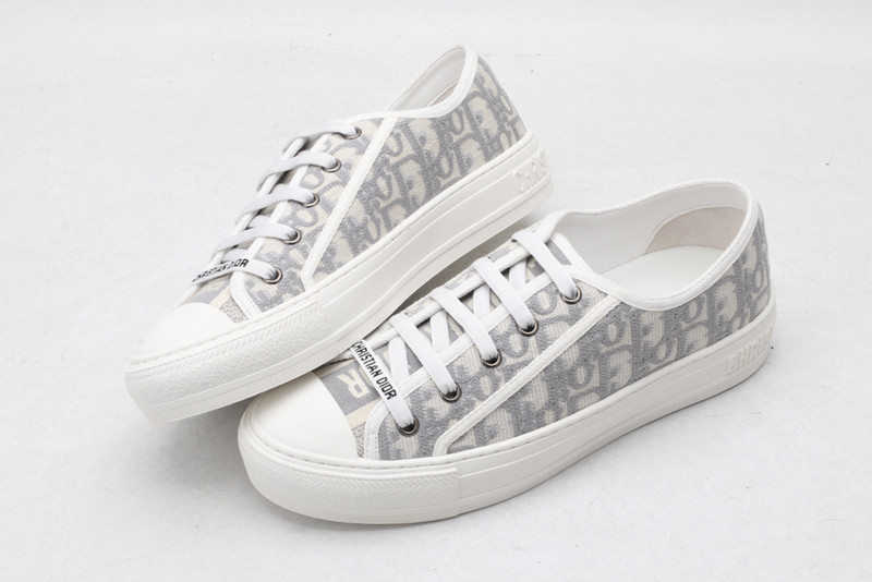 dio* x converse sneaker