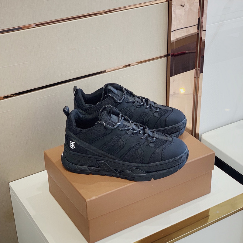 B**rry sneaker