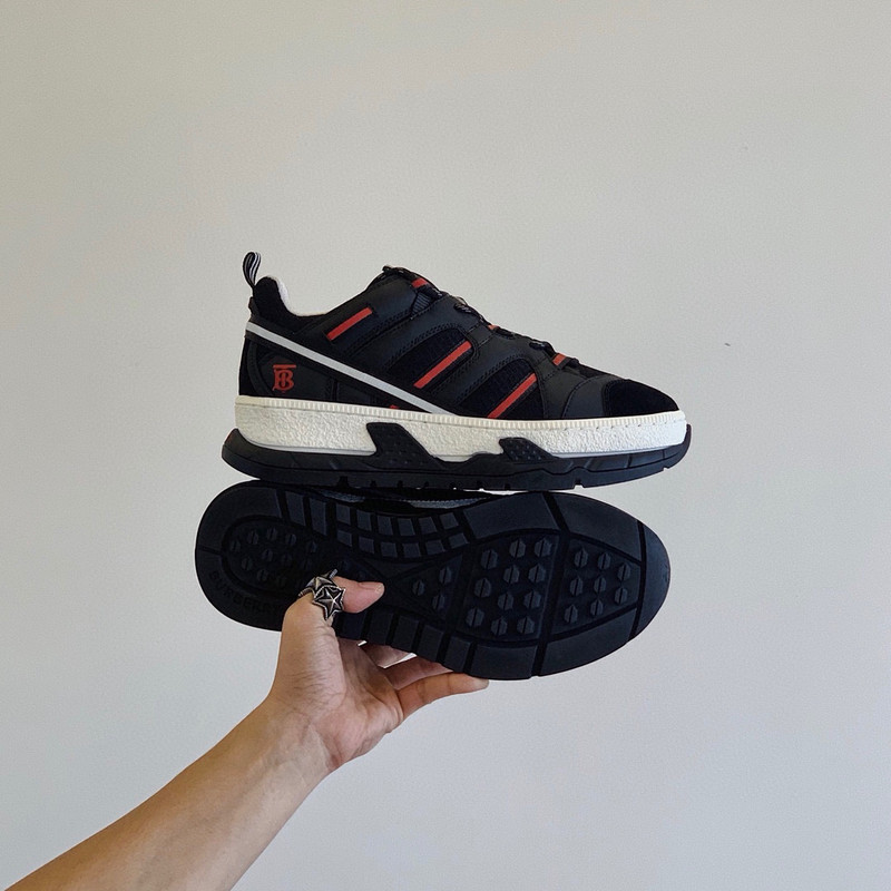 B**rry sneaker