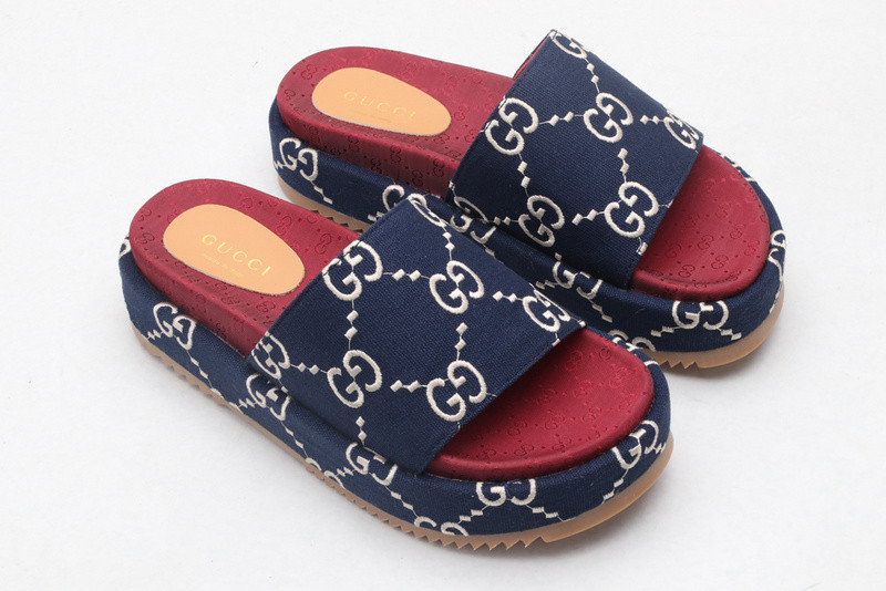 g*u*i sandals