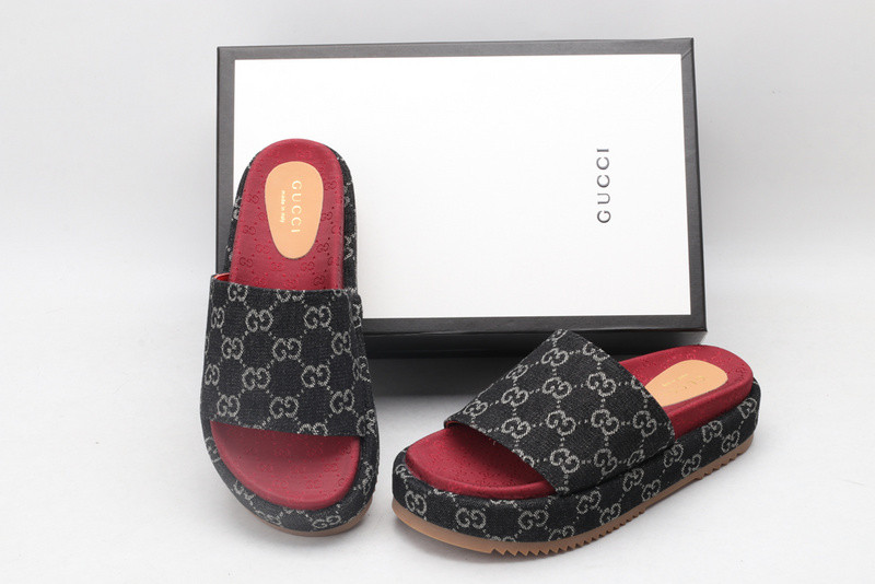 g*u*i sandals