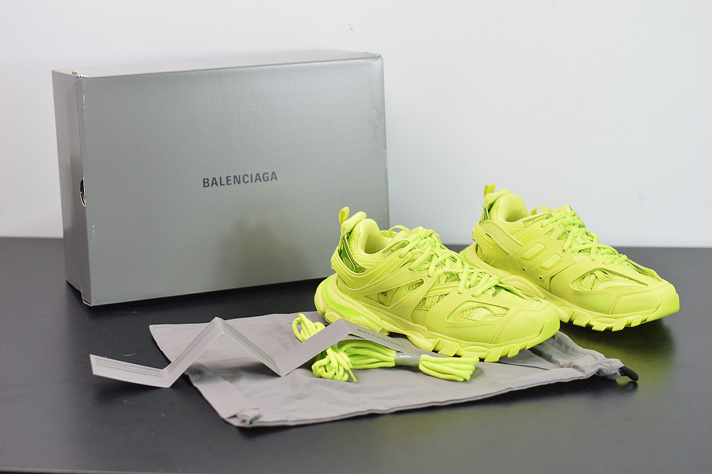 bc track sneaker