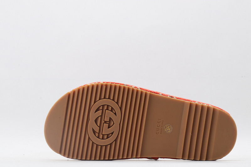 g*u*i sandals