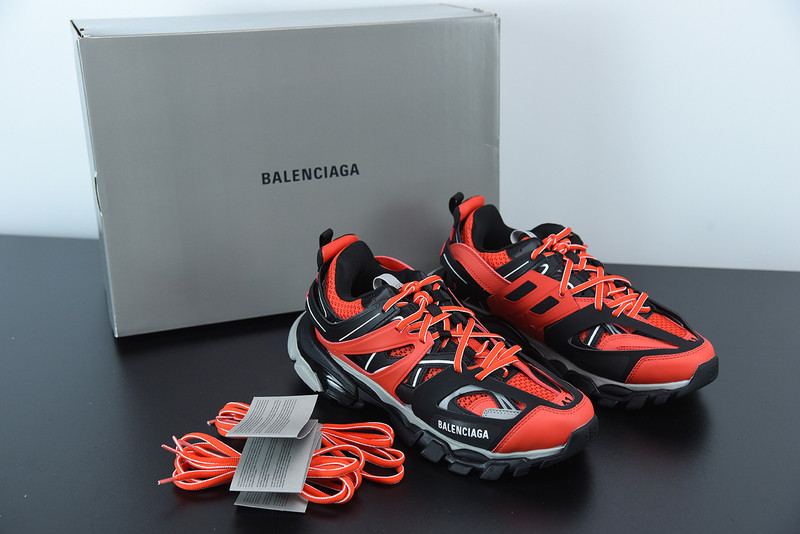 bc track sneaker