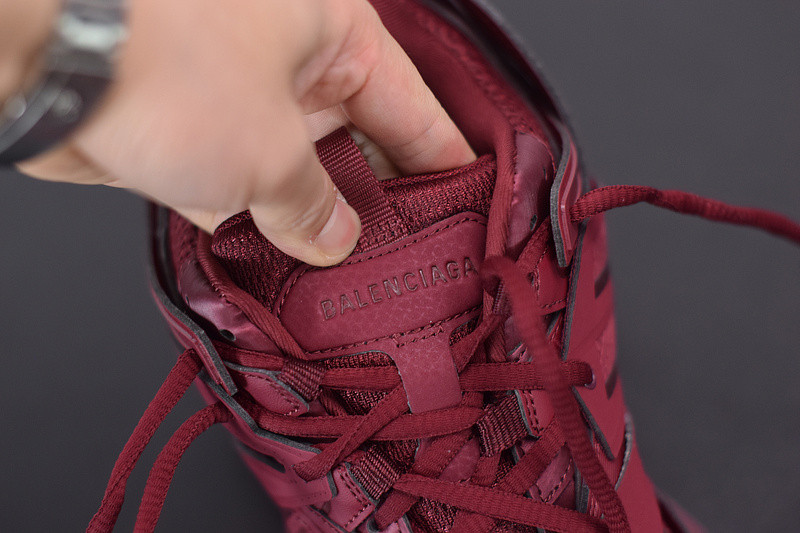 bc track sneaker