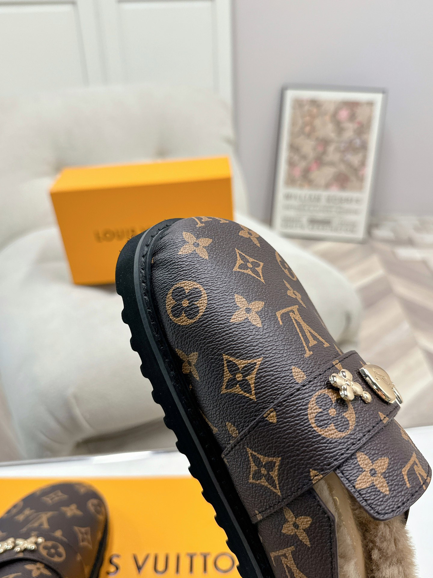 LVT SANDALS