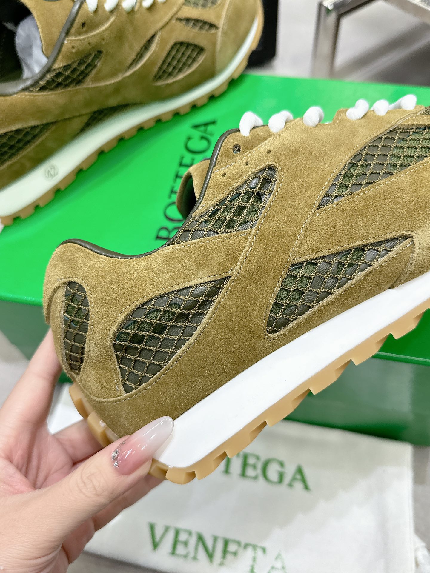 b0tt*ga Ven*ta orbit sneaker