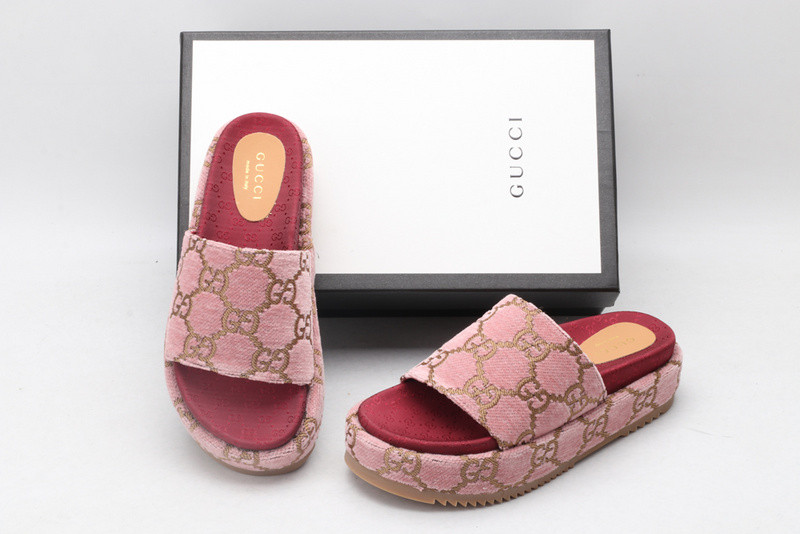 g*u*i sandals