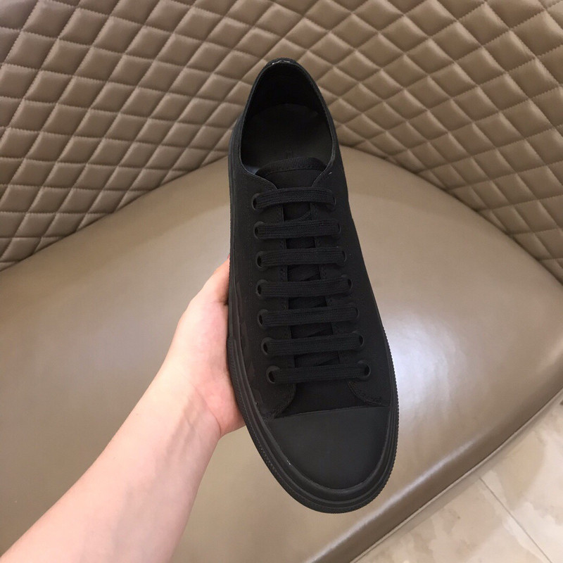 B**rry sneaker