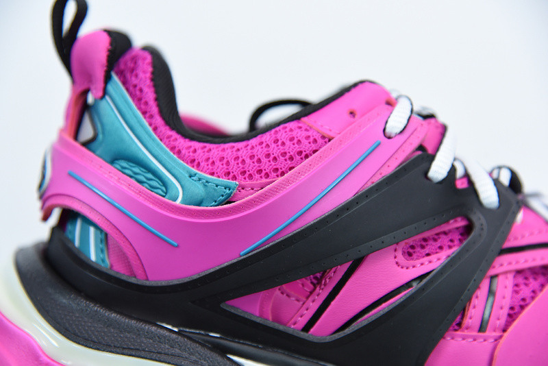 bc track sneaker