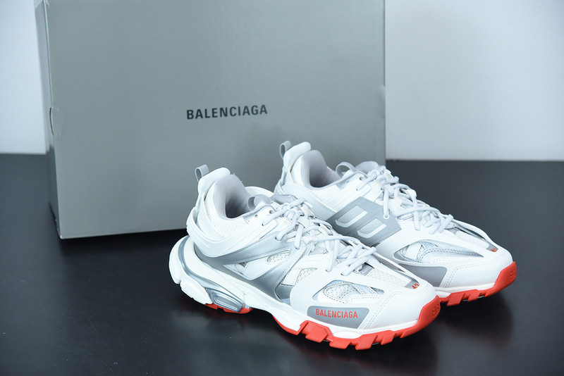 bc track sneaker