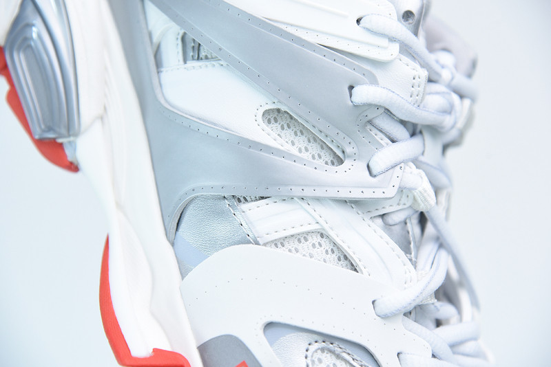 bc track sneaker