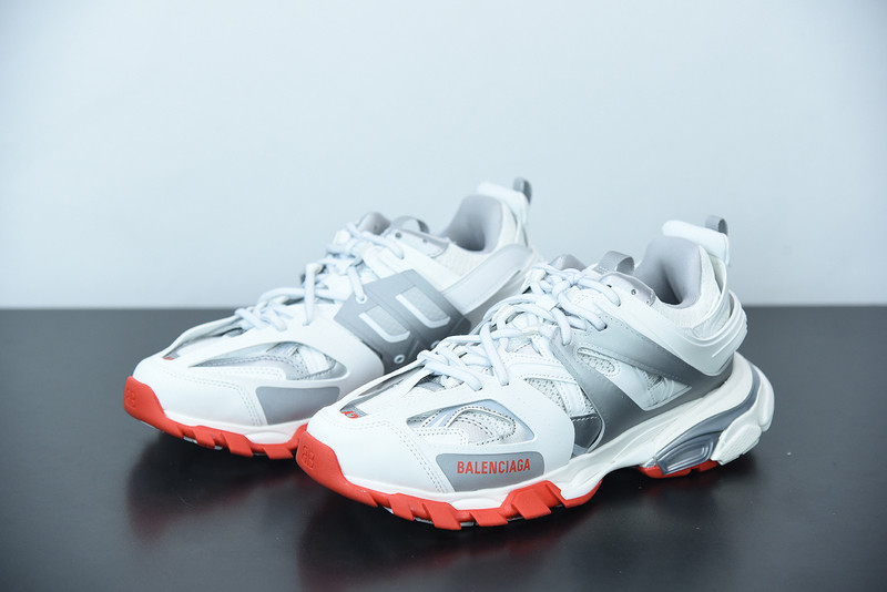 bc track sneaker
