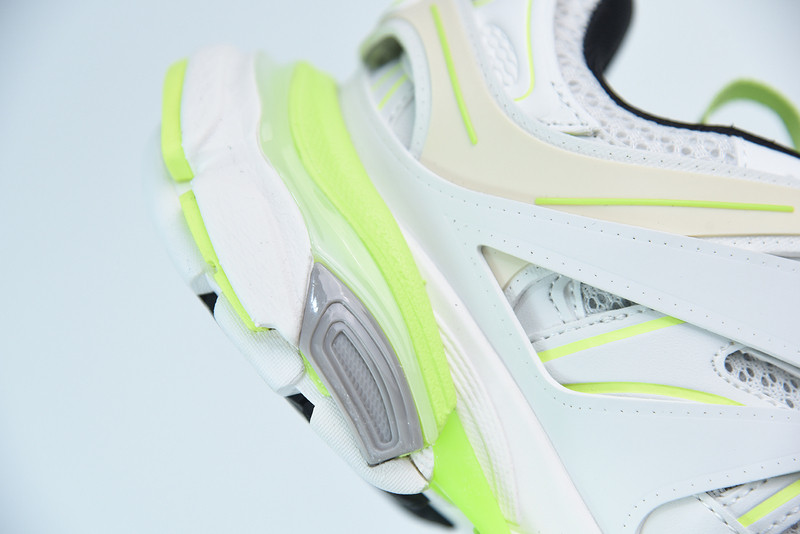 bc track sneaker