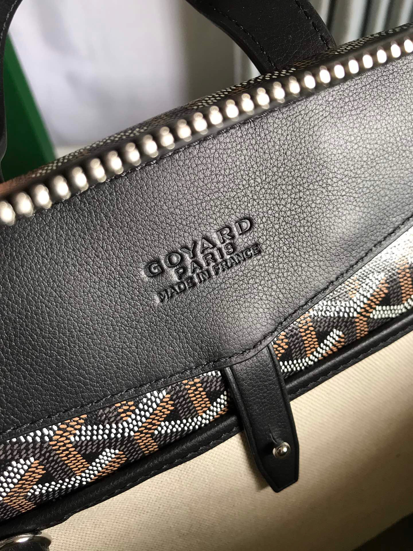 G09ard purse